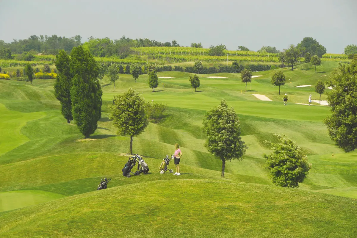 18 Hole Golf Course Paradiso